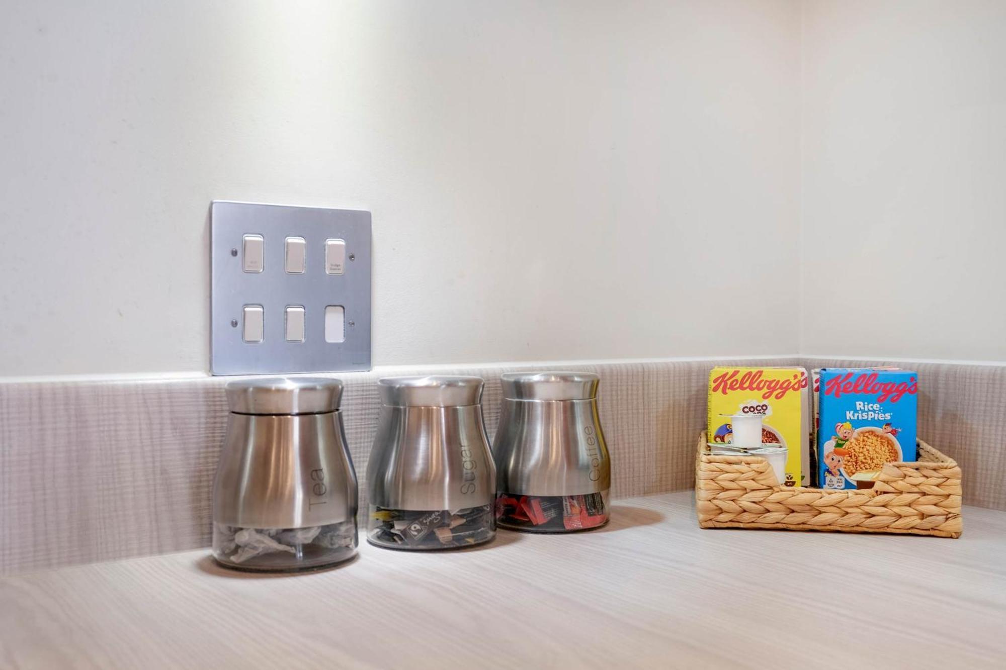 Alder House Serviced Apartment Maidenhead By 360Stays Exterior foto