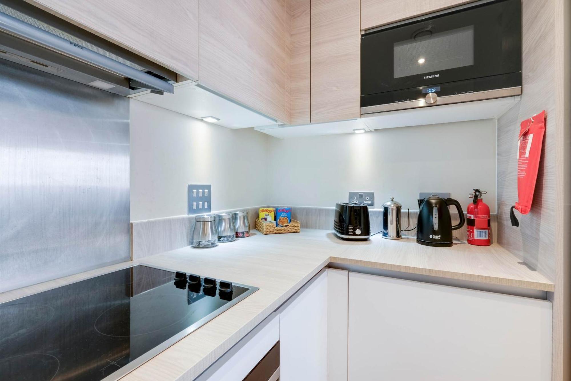 Alder House Serviced Apartment Maidenhead By 360Stays Exterior foto
