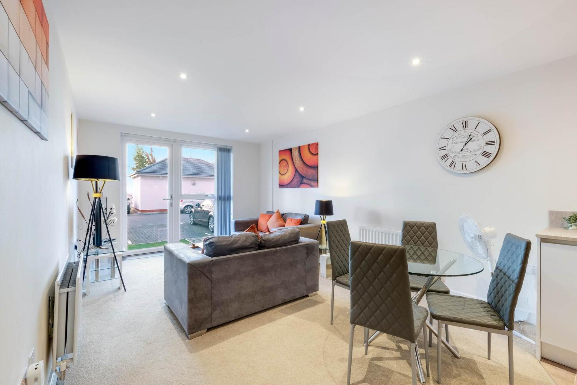 Alder House Serviced Apartment Maidenhead By 360Stays Exterior foto