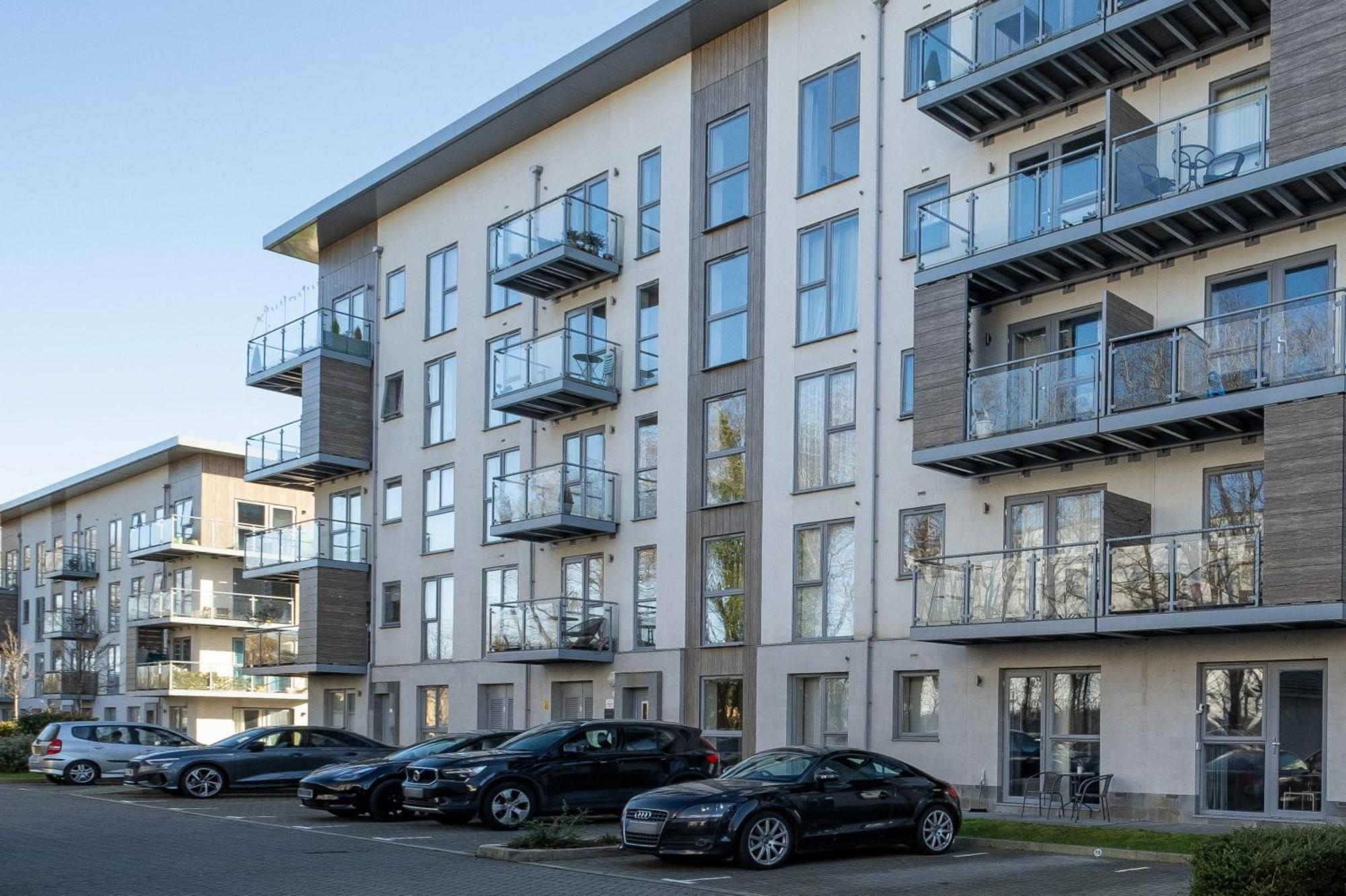 Alder House Serviced Apartment Maidenhead By 360Stays Exterior foto