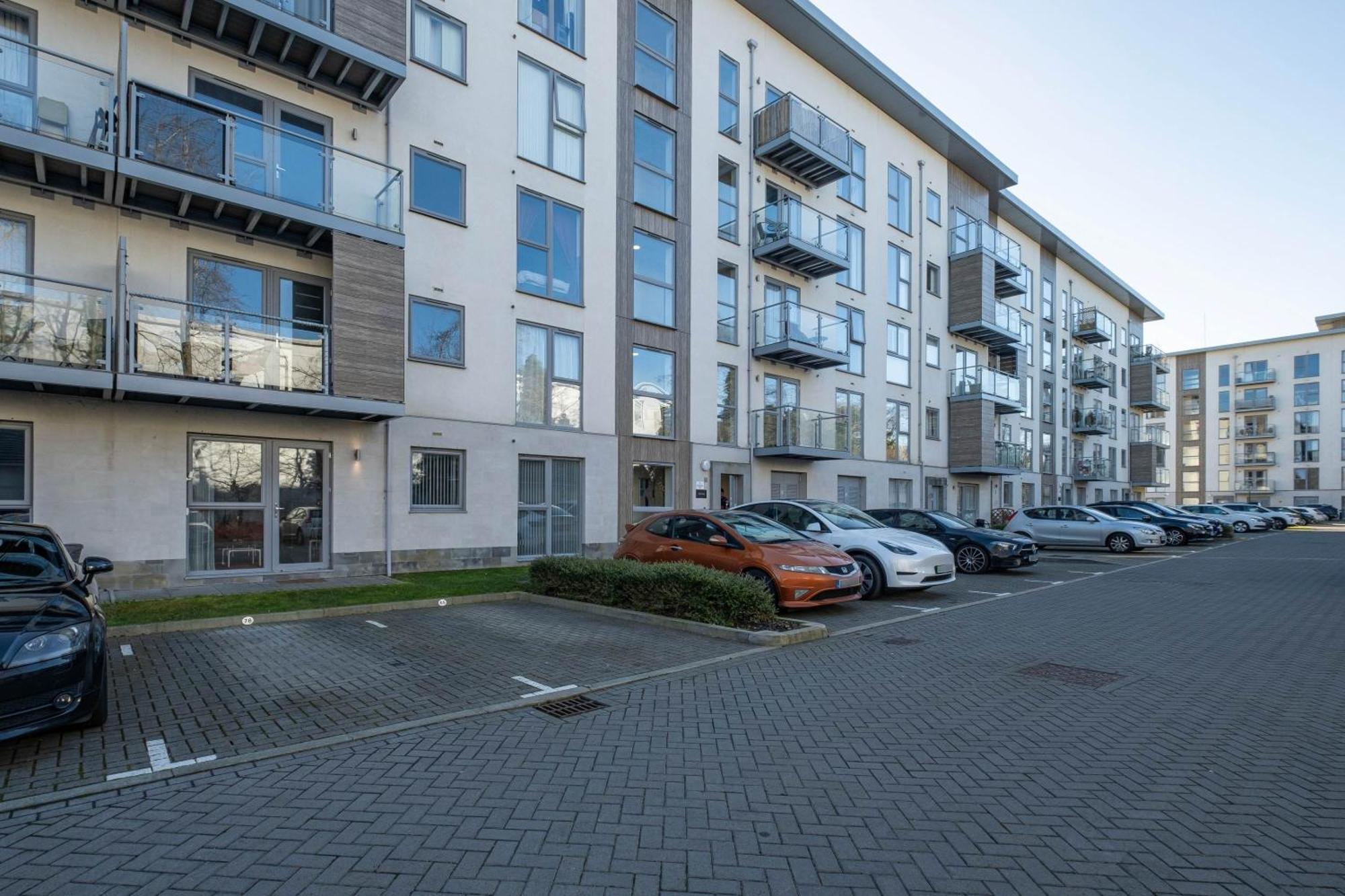Alder House Serviced Apartment Maidenhead By 360Stays Exterior foto