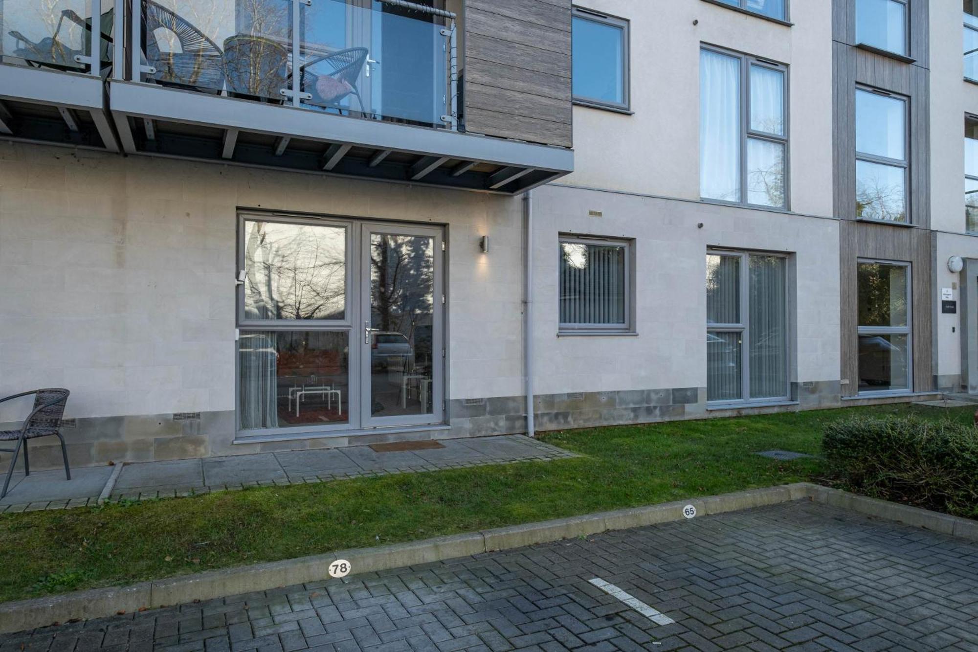 Alder House Serviced Apartment Maidenhead By 360Stays Exterior foto